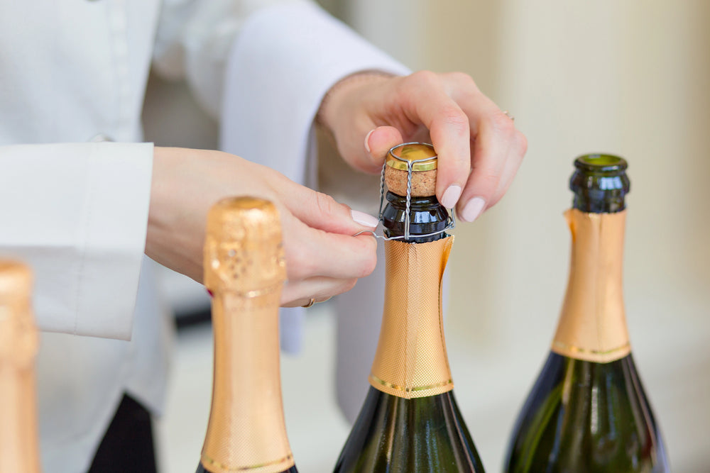 Die perfekte Serviertemperatur für Champagner (und wie du richtig kühlst)