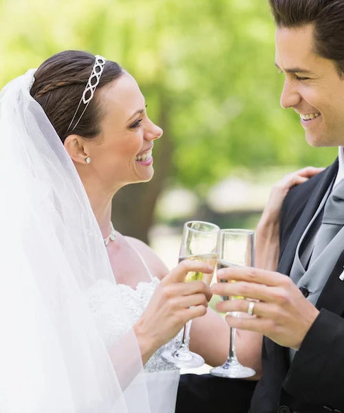 Wie viel Champagner braucht man für eine Hochzeit? Die praktische Mengenberechnung für Ihren großen Tag
